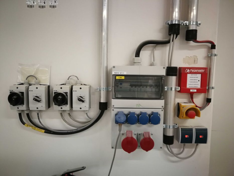 Instalacje elektryczne, Elektryk