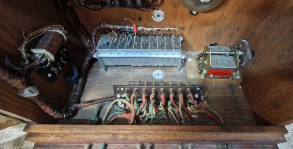 Stara centrala łącznica telefoniczna CB-10 - 1971r. z czasów PRL - zabytek