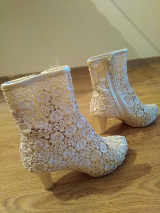 Весільні ажурні чобітки