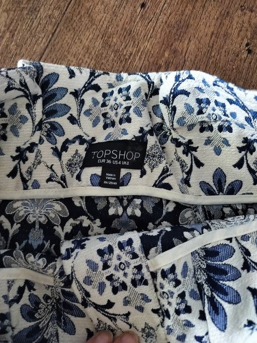 Top shop 36 spódnica na guziki niebiesko biała kwiaty print