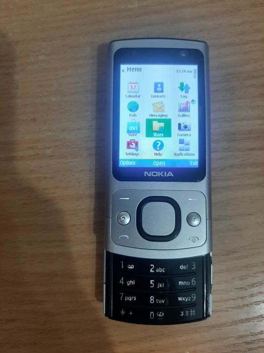 Nokia 6700 Slide
