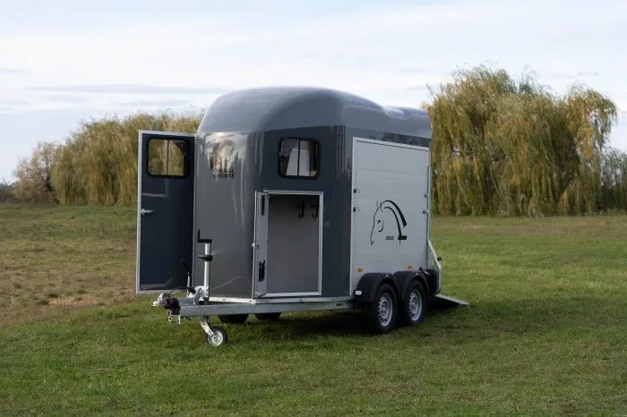 Blyss GOLD ORIGIN PREMIUM  Przyczepa do przewozu, transportu koni, koniowóz, końska, koń