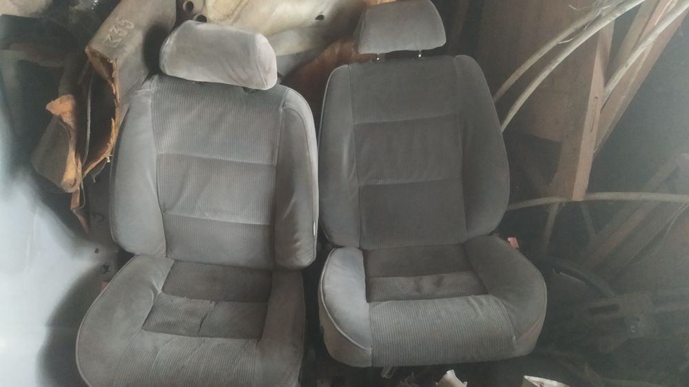 Передние сидения б/у peugeot 605 1991г,