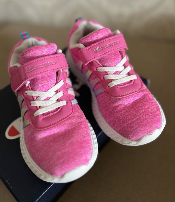 Легкі оригінальні кросівки Champion , розмір 34