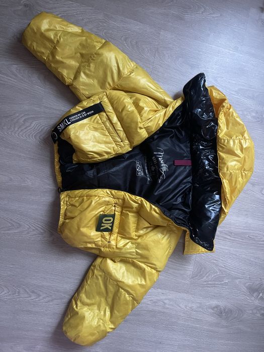 Жіноча гарна куртка