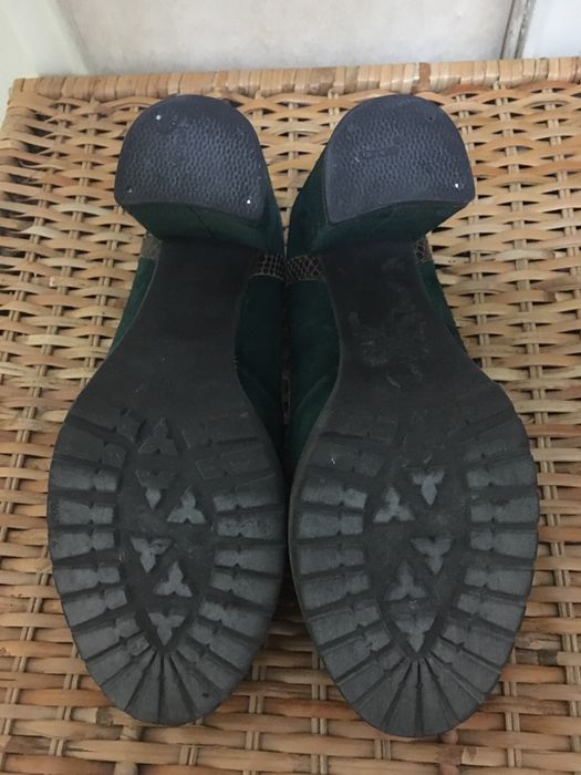 Sapatos da Zilian-Os 2 pares 18€.