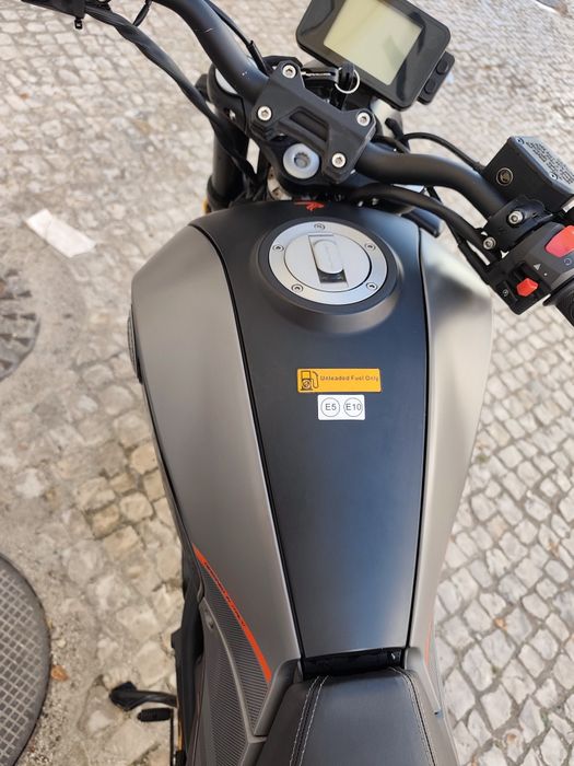 Benelli Leoncino 125cc 2023