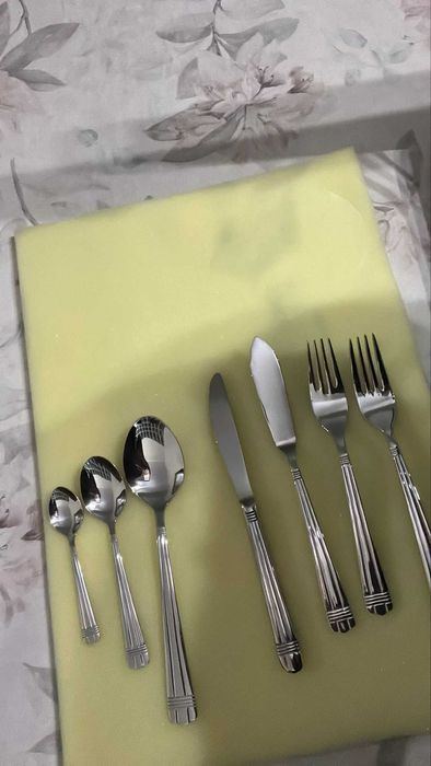 63-Piece Flatware Set446649256924293123