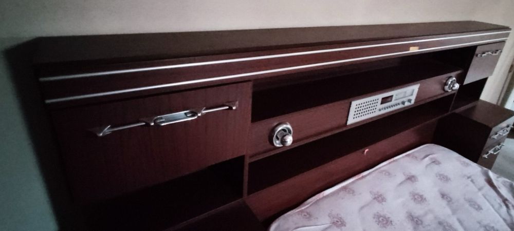 Conjunto de cama anos 70 com radio