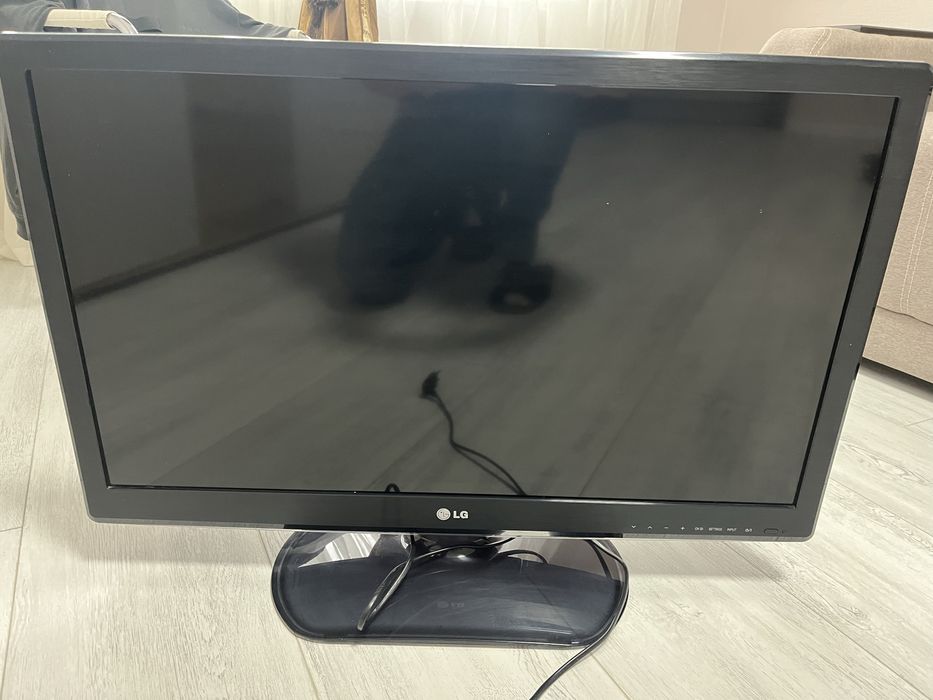 LED Телевизор LG 32 диагональ, не смарт
