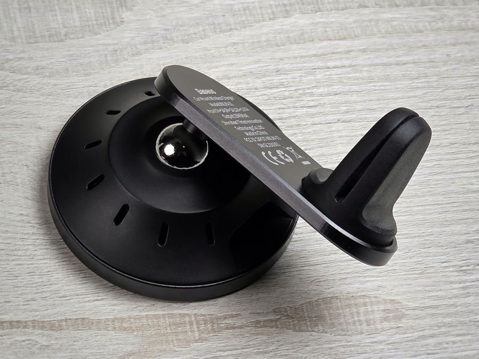 Автомобільний тримач з бездротовою зарядкою Baseus (MagSafe) 15W