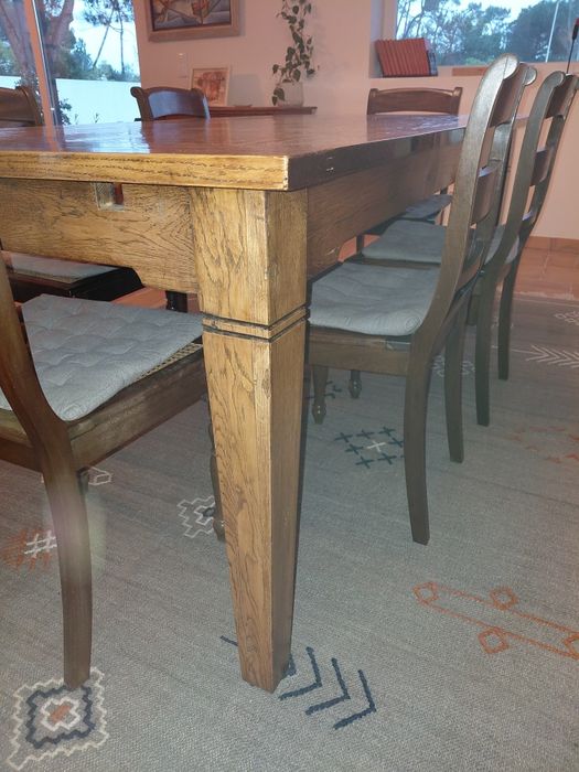 Mesa de jantar com duas extensões