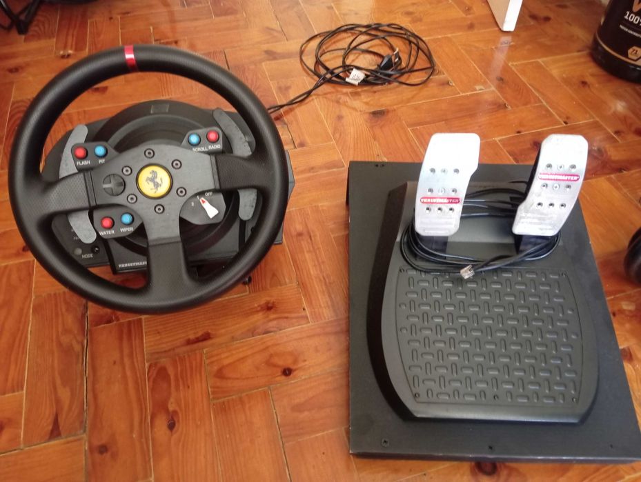 Volante trustmaster t300 GTE ferrari edition