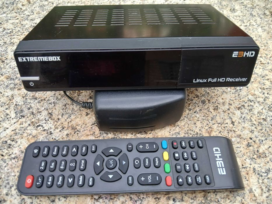 Receptor Box TV Satélite DVB-S2 Enigma2 - Extremebox E3HD - como novo!