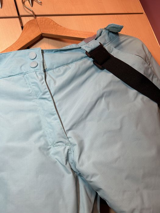 Niebieskie spodnie narciarskie