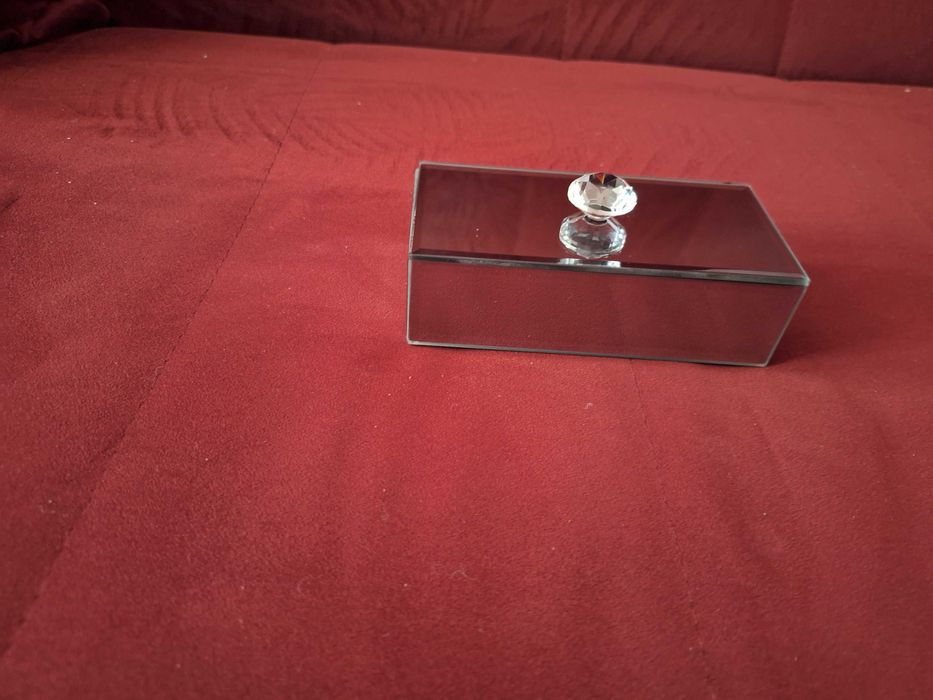 Szkatułka - puzderko na biżuterię