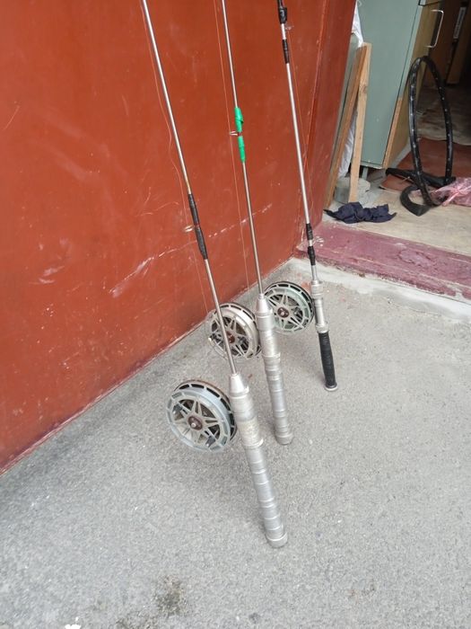 Продам спінінги та інші аксесуари