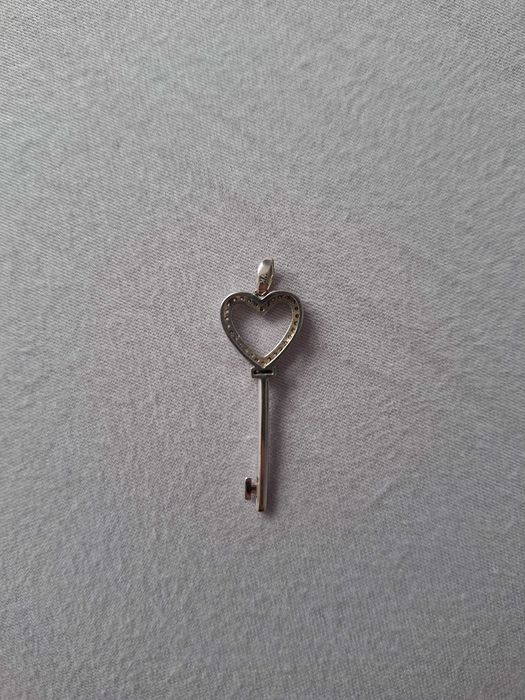 Srebrna zawieszka kluczyk