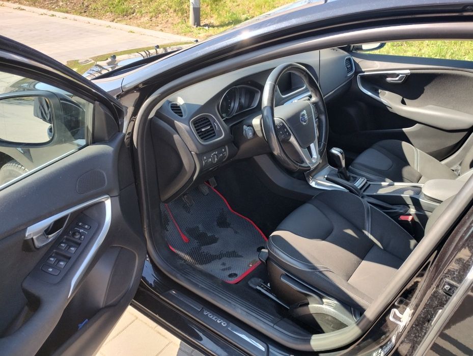 Volvo V40 D2 2.0 Diesel 120 KM 2015