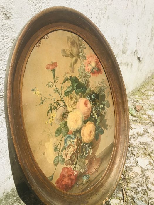 2 quadros antigos ovais c/motivos florais