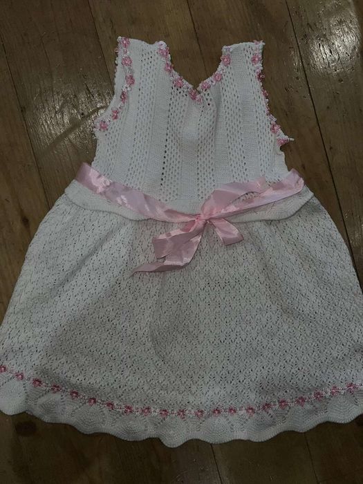 В'язана сукня на дівчинку 4-5 років