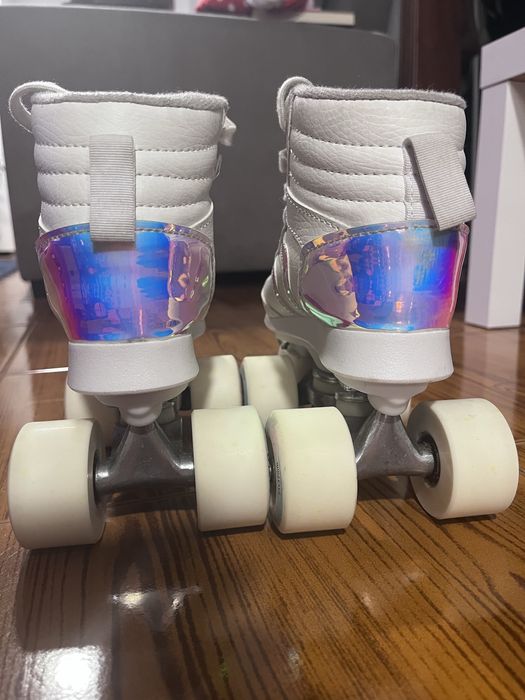 Patins de 4 rodas + proteções