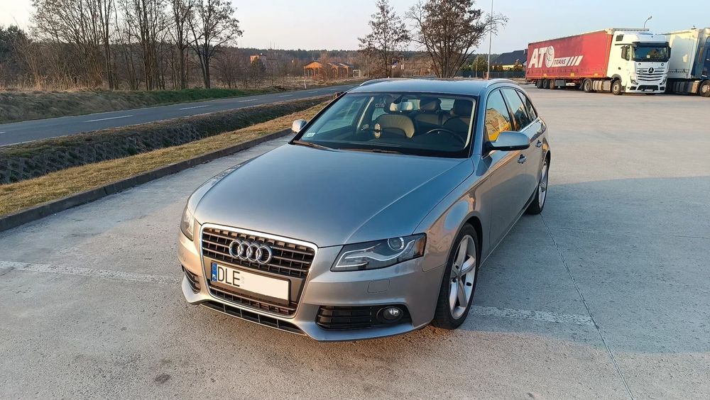 Audi A4 Avant Audi A4 B8 SUPER STAN 2010 2.0TDI