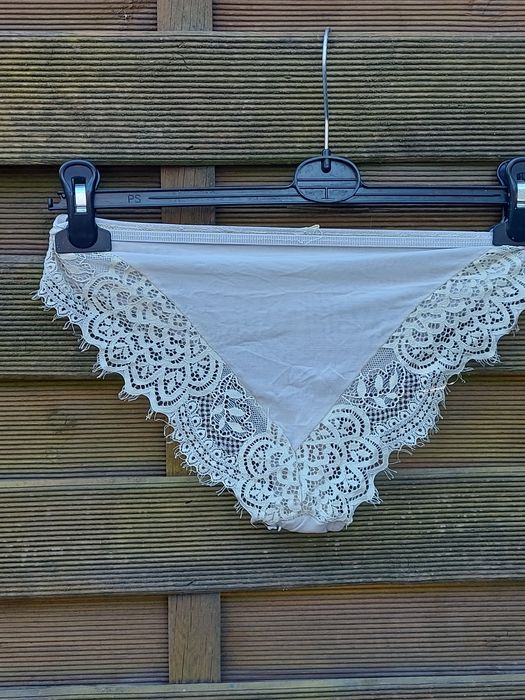 Majtki damskie koronkowe rozmiar M/L
