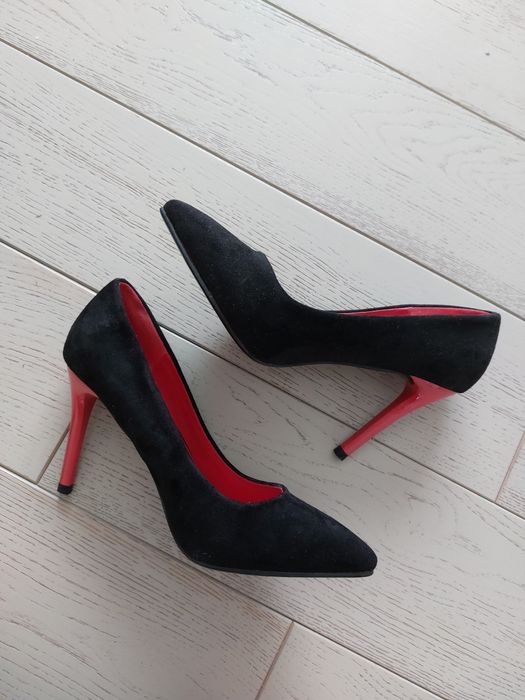 Туфлі класичні 37 розмір НОВІ