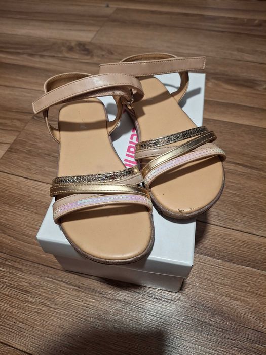 Sandały dziewczęce rozmiar 32