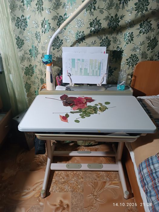 Продам шкільну парту