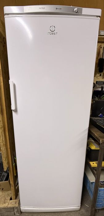 Продам морозильну камеру Indesit nus16.1aanfh(ua) морозилка