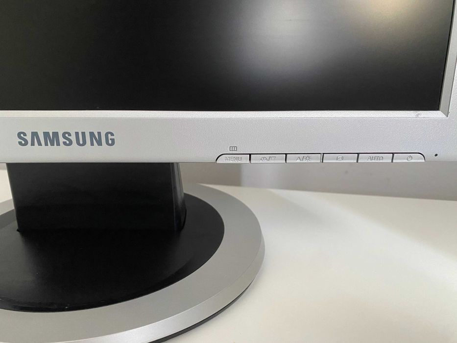 Monitor Samsung SyncMaster901n+ Adaptador HDMI+ Cabo VGA e Alimentação