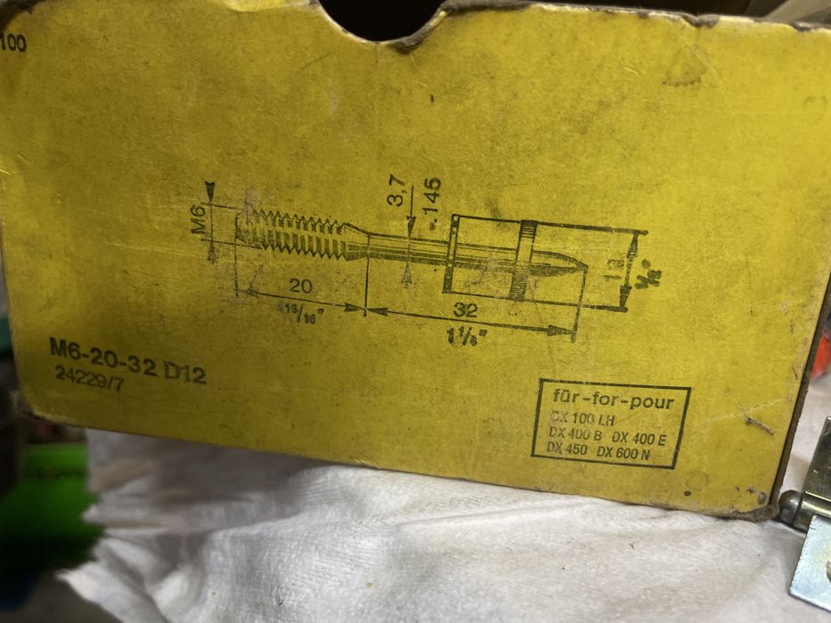 Oryginalne kołki gwintowane HILTI M6-20-32 D12 (Szpilki DX) – 200szt