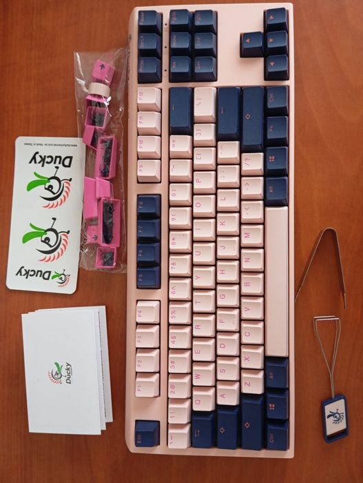 Teclado Gaming Mecânico Ducky One 3 Fuji TKL-inglês-Cherry Black Switc