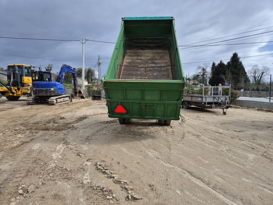 Reboque agricola basculante 15 Ton