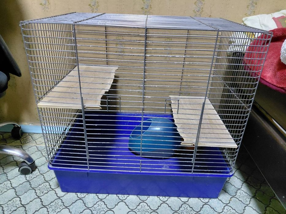 Продам клетку для шиншилл