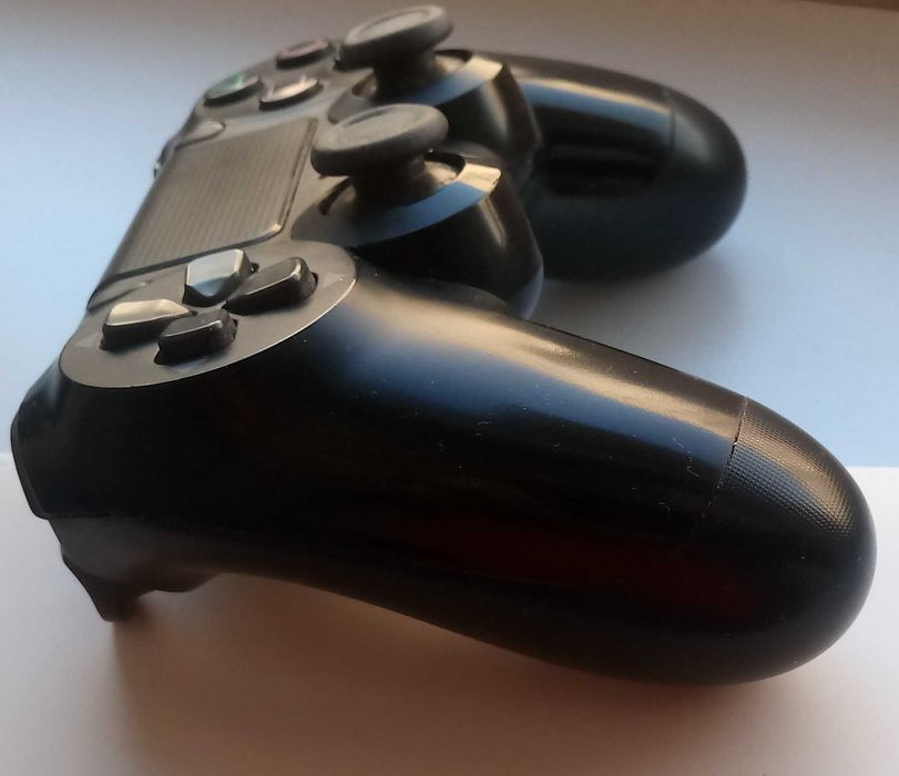 Pad SONY oryginalny PS4 DualShock 4 Jet Black V2 - CUH-ZCT2E stan BDB.
