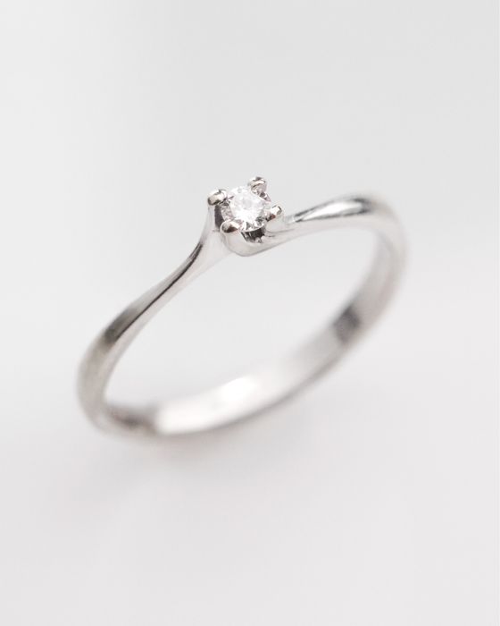 Перстень кільце каблучка з діамантом кольцо с бриллиантом золото