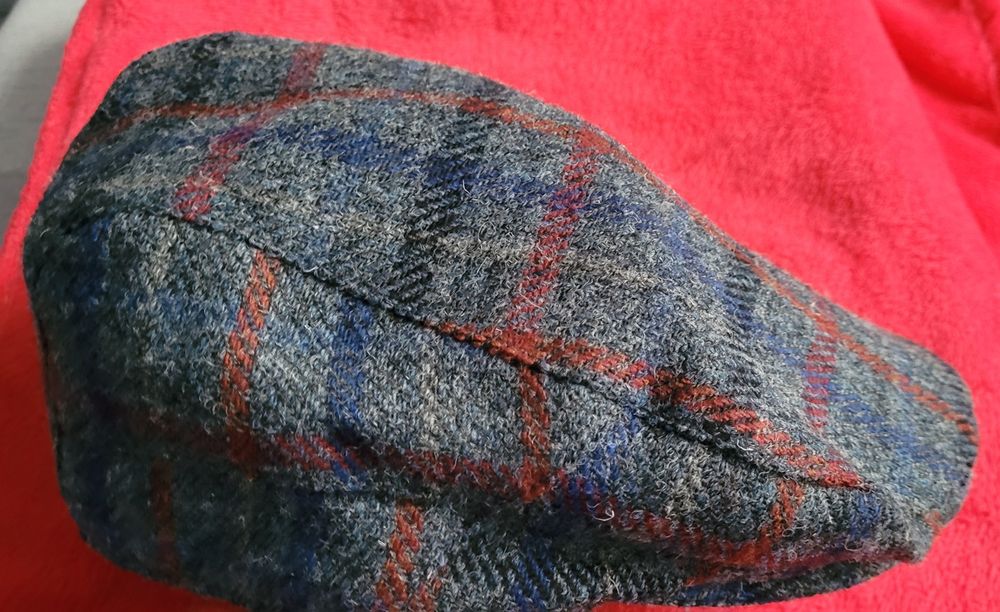 Markowy męski kaszkiet Harris tweed