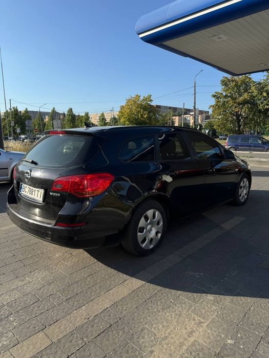 Продам Opel Astra J