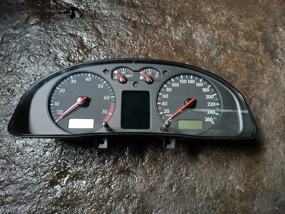 Licznik VW passat B5 96-00 benzyna 3b0,919,890j europa Radzyń Podlaski ...