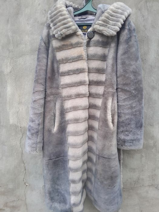 Шуба мутон. Роз 48.  Стан нової..