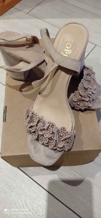 Босоножки женские