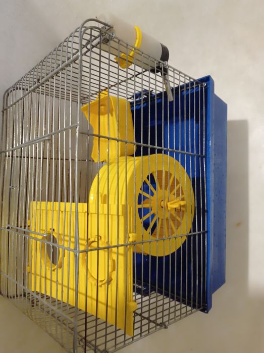 Продам сенницу для больших грызунов, много разных клеток