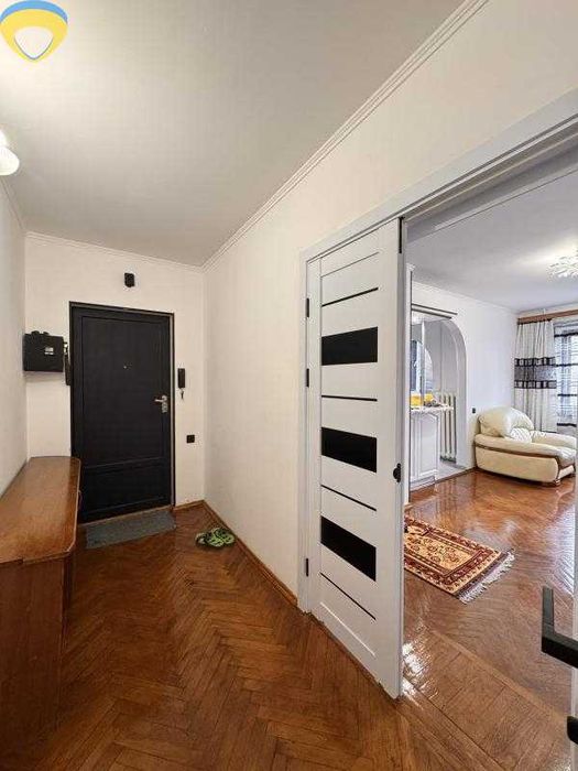 Продається 5-кімнатна квартира для великої родини, 98 м² на Таїрова, вул. Ільфа та Петрова