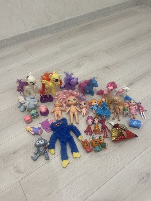 Лот дитячих іграшок для дівчинки