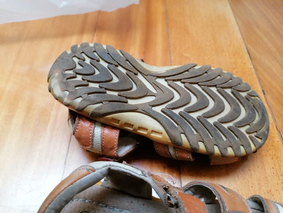 Sandálias em pele criança T 29