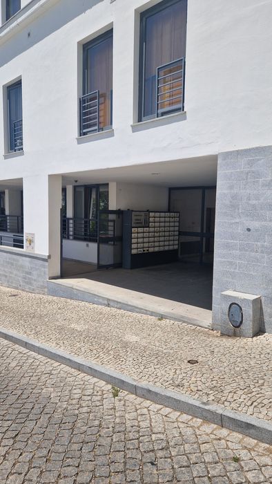 Arrendo apartamento T1 - Condomínio Teatro Évora