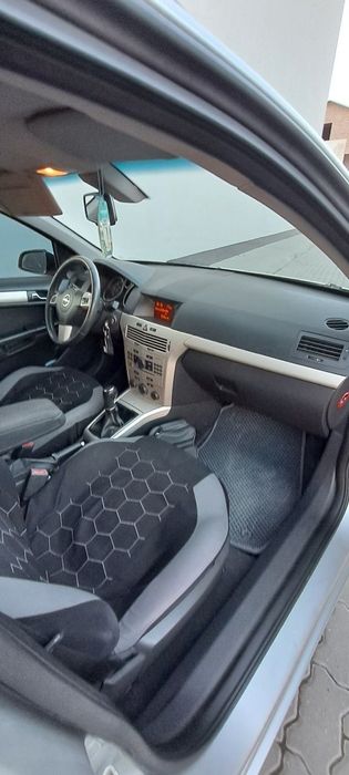 Продам Opel Astra 2008